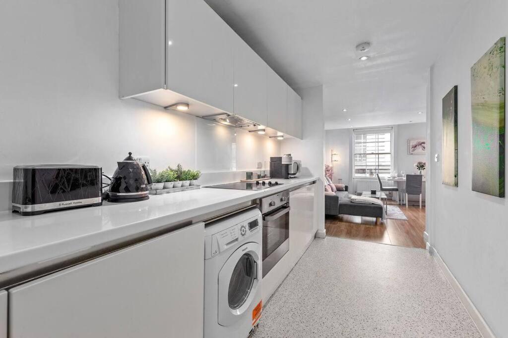 3 Bedroom Apartment In Haymarket Central London Sleep 10 Hy2 Londres Exterior foto