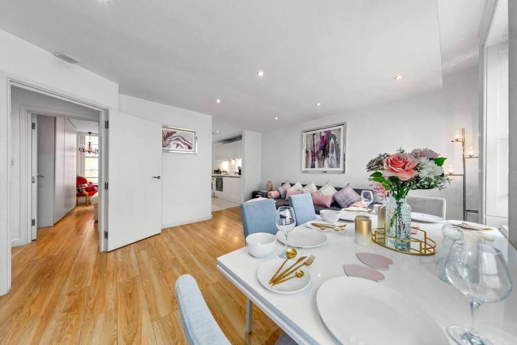 3 Bedroom Apartment In Haymarket Central London Sleep 10 Hy2 Londres Exterior foto