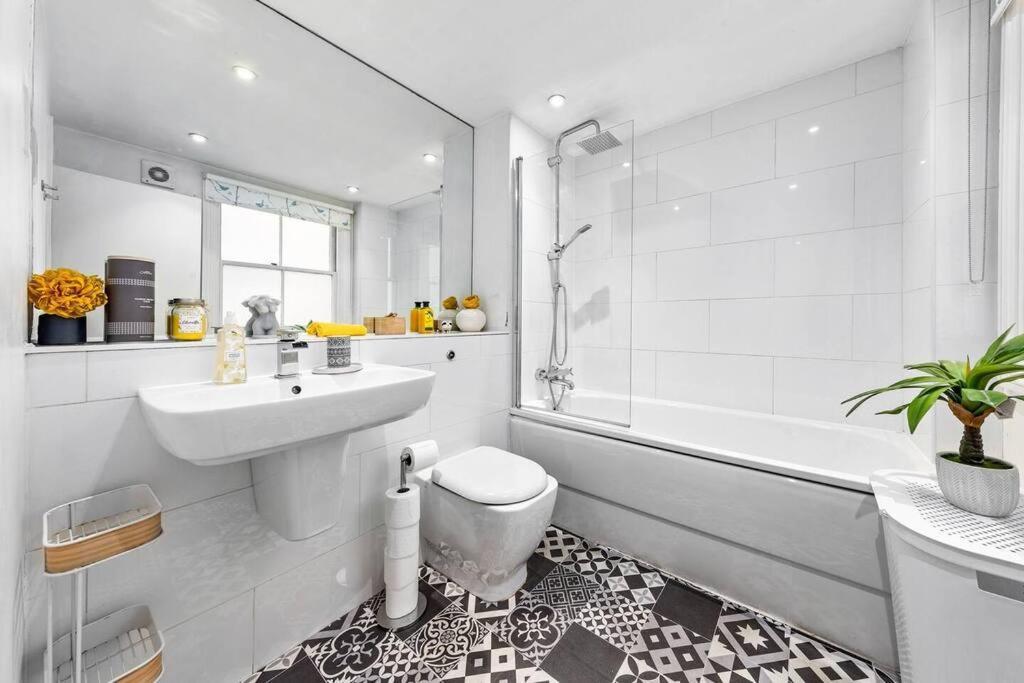 3 Bedroom Apartment In Haymarket Central London Sleep 10 Hy2 Londres Exterior foto