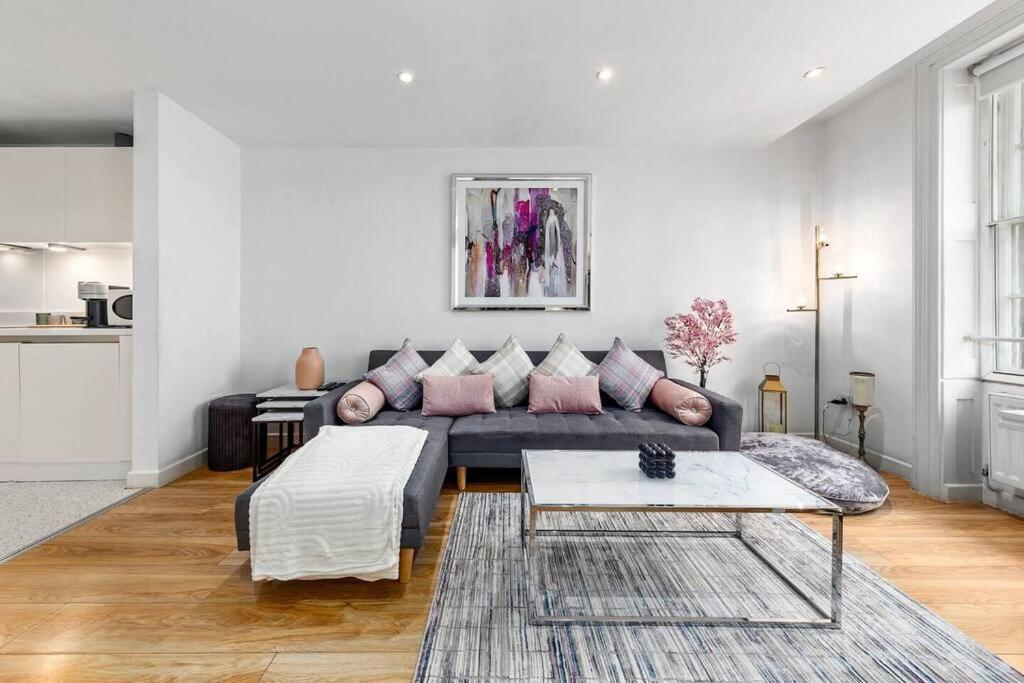 3 Bedroom Apartment In Haymarket Central London Sleep 10 Hy2 Londres Exterior foto